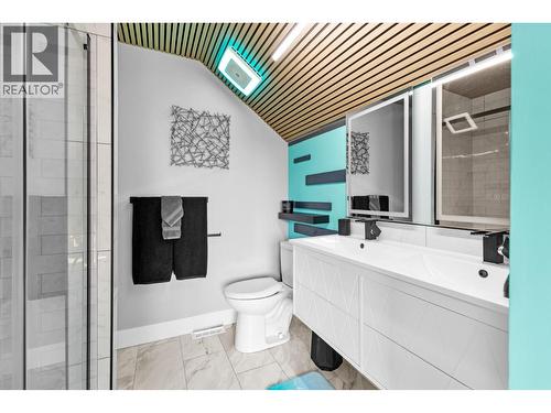 Master Ensuite - 3341 Broadview Road, West Kelowna, BC - Indoor Photo Showing Bathroom