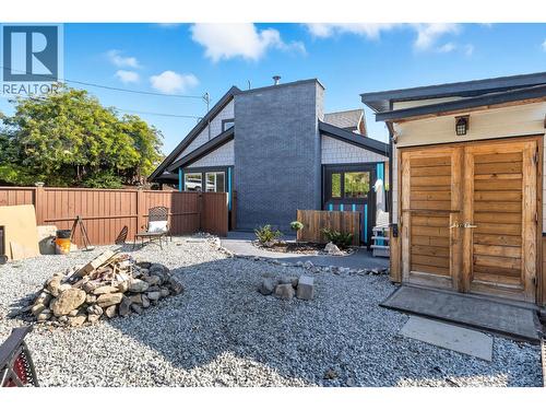 Tenant entry (front yard) - 3341 Broadview Road, West Kelowna, BC - Outdoor