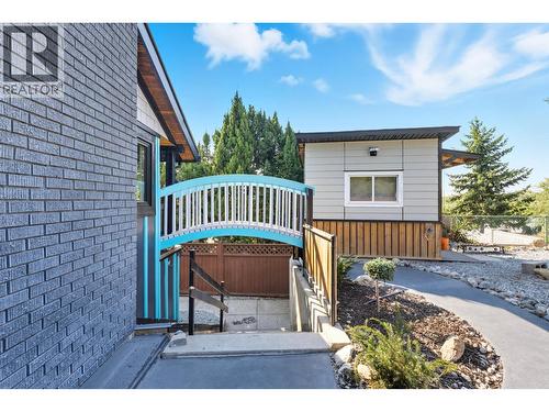 Tenant walkway - 3341 Broadview Road, West Kelowna, BC - Outdoor With Deck Patio Veranda With Exterior