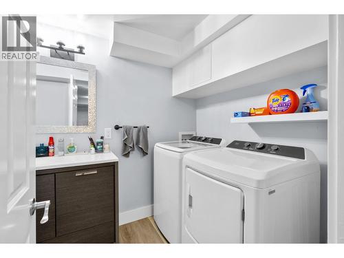 Legal suite bath/laundry - 3341 Broadview Road, West Kelowna, BC - Indoor Photo Showing Laundry Room