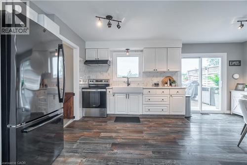 368 Caithness Street, Caledonia, ON - Indoor Photo Showing Kitchen