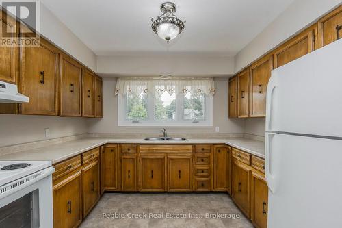 172 Elgin Avenue W, Goderich (Goderich (Town)), ON - Indoor Photo Showing Kitchen With Double Sink