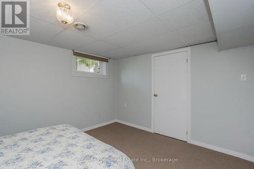 172 Elgin Avenue W, Goderich (Goderich (Town)), ON - Indoor Photo Showing Bedroom