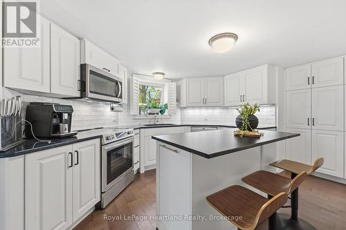 100 - 5 Cobourg Street, Goderich (Goderich (Town)), ON - Indoor Photo Showing Kitchen With Upgraded Kitchen