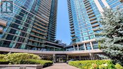 1303 - 33 BAY STREET Toronto, ON M5J 2Z3