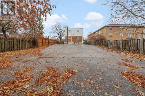 UNIT 3 - 383 BUENA VISTA AVENUE , Oshawa, Ontario L1J 2M6 4