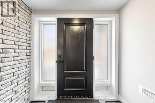 UPPER - 10 WARBECK PLACE , Toronto, Ontario M9R 3C3 2