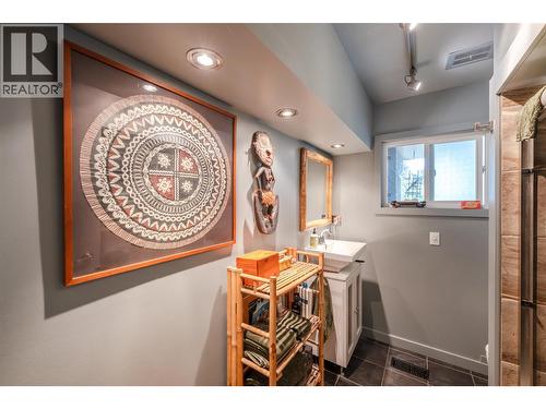 3812 Albrecht Road, Naramata, BC - Indoor Photo Showing Laundry Room