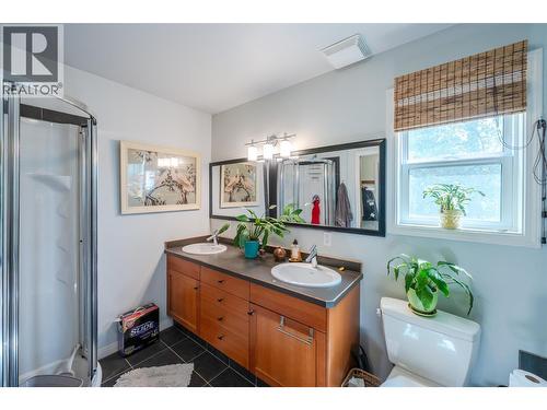 3812 Albrecht Road, Naramata, BC - Indoor Photo Showing Bathroom