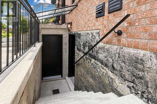 LOWER - 10 WARBECK PLACE , Toronto, Ontario M9R 3C3 2