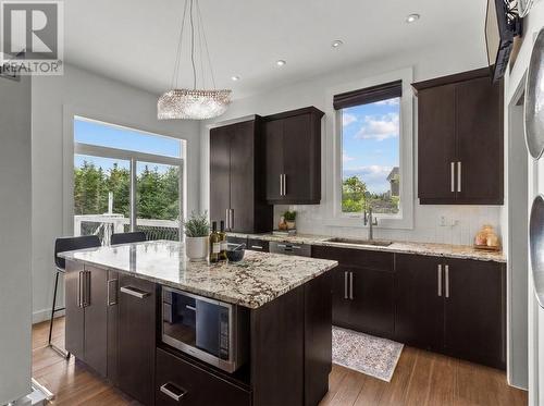 28 Flora Drive, Torbay, NL - Indoor Photo Showing Kitchen With Upgraded Kitchen