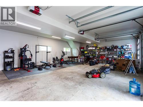 3666 Benvoulin Road, Kelowna, BC - Indoor Photo Showing Garage