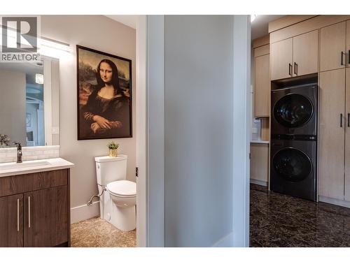 3666 Benvoulin Road, Kelowna, BC - Indoor Photo Showing Bathroom