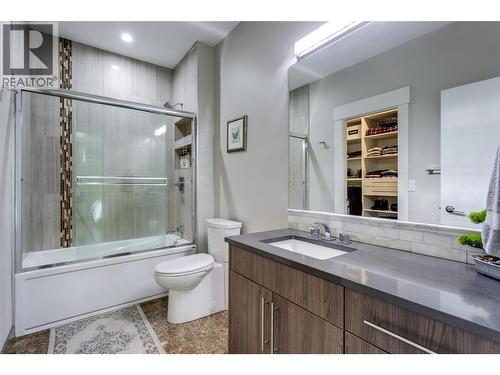 3666 Benvoulin Road, Kelowna, BC - Indoor Photo Showing Bathroom