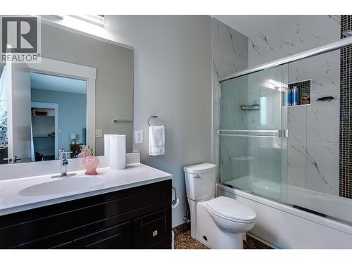 3666 Benvoulin Road, Kelowna, BC - Indoor Photo Showing Bathroom