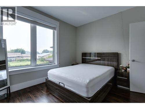 3666 Benvoulin Road, Kelowna, BC - Indoor Photo Showing Bedroom