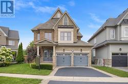 7 JARROW CRESCENT Whitby (Brooklin), ON L1M 0G9