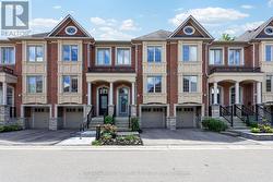 346 DOAK LANE  Newmarket, ON L3Y 0A7