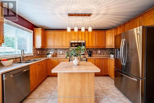 25 Starr Crescent, Aurora, ON 