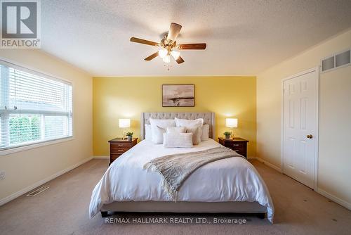 25 Starr Crescent, Aurora, ON 