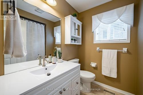 25 Starr Crescent, Aurora, ON 