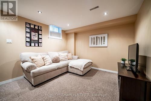 25 Starr Crescent, Aurora, ON 