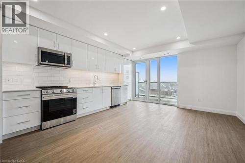 410 WESTHAVEN Street Unit# 209 , Waterloo, Ontario N2T 0E2 4