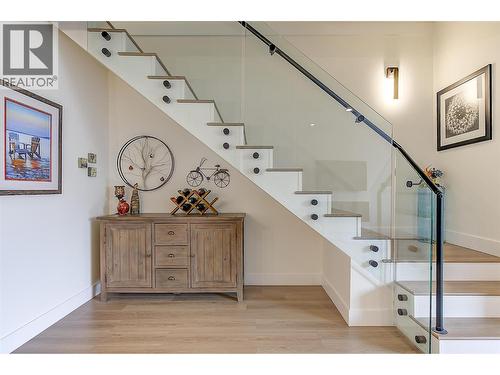 Custom Glass Stairway - 747 Patterson Avenue Unit# 2, Kelowna, BC - Indoor Photo Showing Other Room