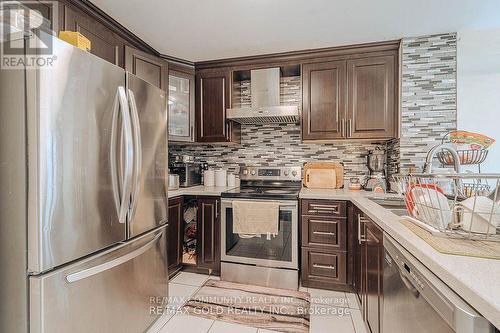 10 Squirreltail Way, Brampton, ON - Indoor Photo Showing Kitchen