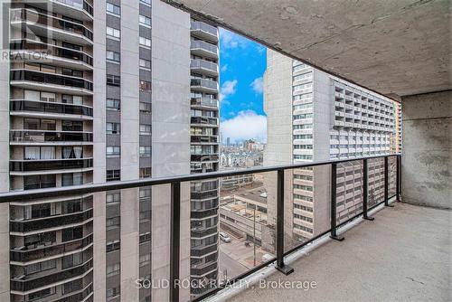 1204 - 475 Laurier Avenue W, Ottawa, ON - Outdoor With Facade