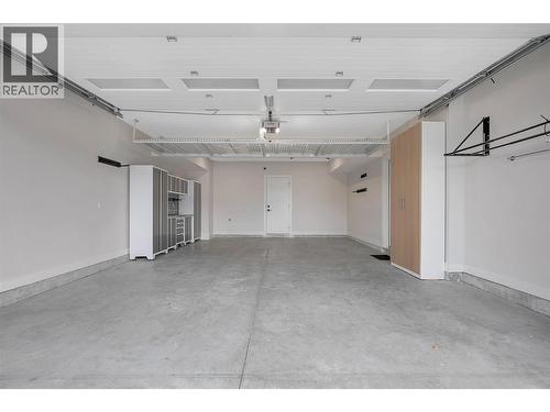 1839 Grey Owl Court, Kelowna, BC - Indoor Photo Showing Garage