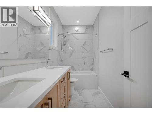 1839 Grey Owl Court, Kelowna, BC - Indoor Photo Showing Bathroom