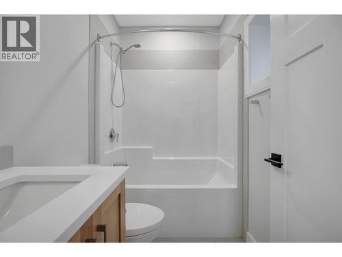 1839 Grey Owl Court, Kelowna, BC - Indoor Photo Showing Bathroom