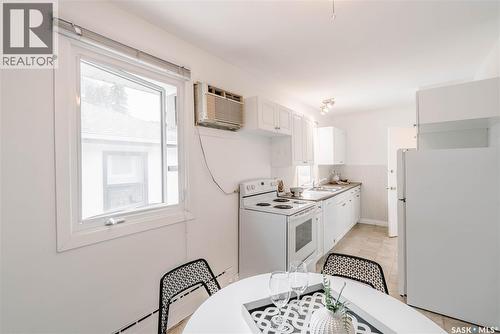 1012 2Nd Street E, Saskatoon, SK - Indoor Photo Showing Kitchen