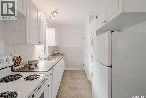 1012 2Nd Street E, Saskatoon, SK - Indoor Photo Showing Kitchen With Double Sink