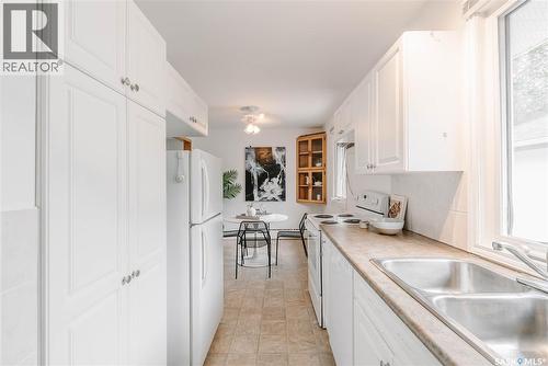 1012 2Nd Street E, Saskatoon, SK - Indoor Photo Showing Kitchen With Double Sink