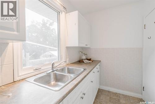1012 2Nd Street E, Saskatoon, SK - Indoor Photo Showing Kitchen With Double Sink