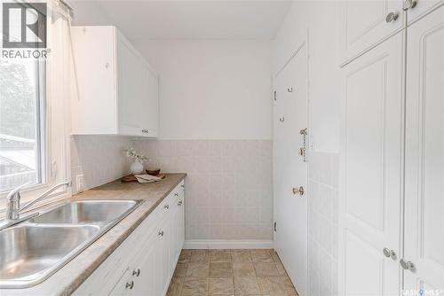 1012 2Nd Street E, Saskatoon, SK - Indoor Photo Showing Kitchen With Double Sink