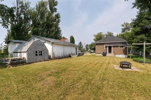 250 Toronto Ave, Morris, MB - Outdoor With Exterior