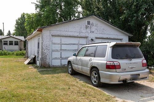 250 Toronto Ave, Morris, MB - Outdoor