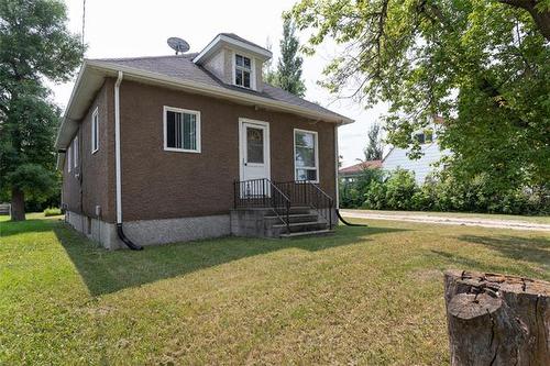 250 Toronto Ave, Morris, MB - Outdoor