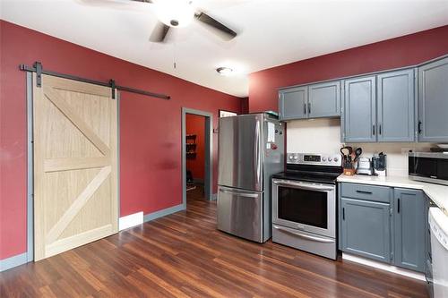 250 Toronto Ave, Morris, MB - Indoor Photo Showing Kitchen
