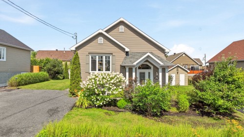 892 37e Rue B  Saint-Georges, QC G5Y 0J8