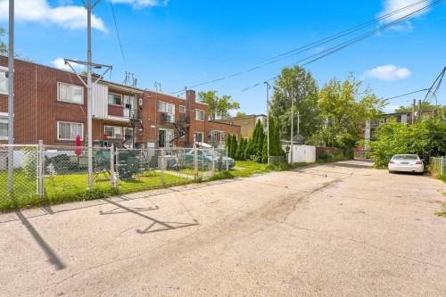 Courtyard - 2365  - 2367 Rue French, Montréal (Mercier/Hochelaga-Maisonneuve), QC - Outdoor