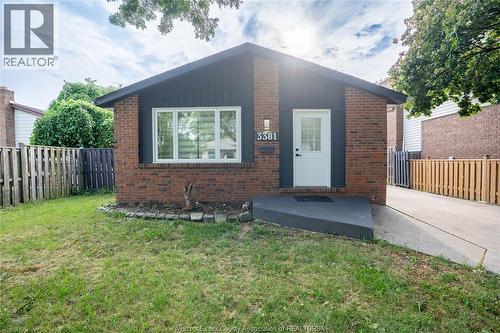 3381 Pineview Crescent, Windsor, ON - Outdoor