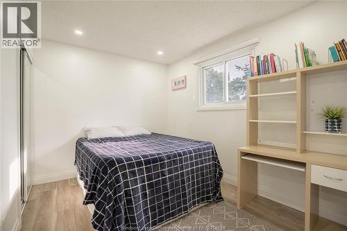 3381 Pineview Crescent, Windsor, ON - Indoor Photo Showing Bedroom