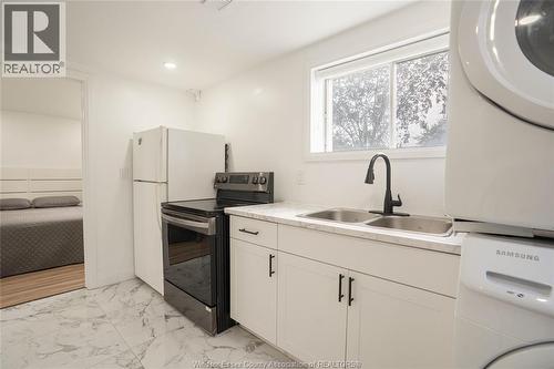 3381 Pineview Crescent, Windsor, ON - Indoor