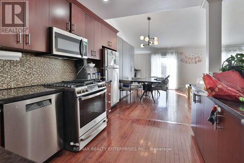 1168 Stavebank Road, Mississauga, ON - Indoor Photo Showing Kitchen