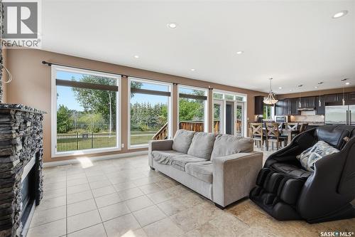 434 Atton Crescent, Saskatoon, SK - Indoor Photo Showing Living Room