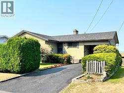 3763 SELKIRK AVE  Powell River, BC V8A 3C2